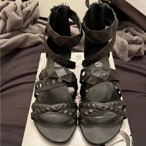 Rock & Republic Amy Black Sandals Size 9